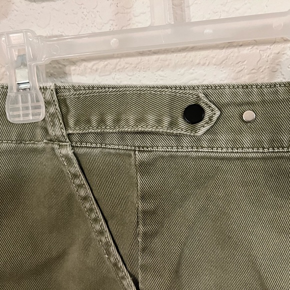 Like new Habitual cut off high-wasted shorts, size 26. - Picture 10 of 16